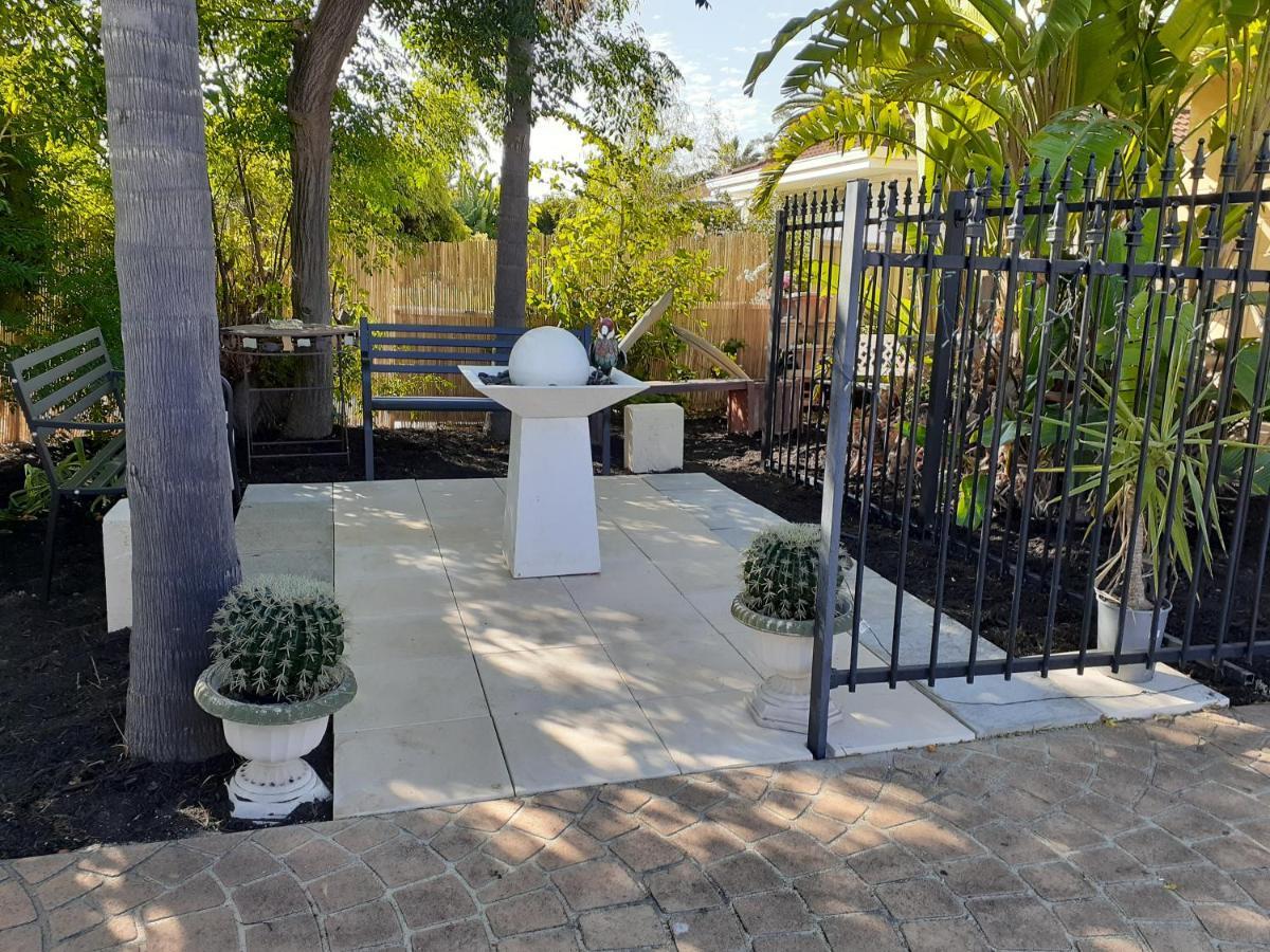 Palms Bed & Breakfast Perth Exterior photo